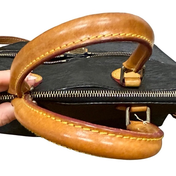 Dooney & Bourke Black Textured Leather Satchel - Picture 11 of 16